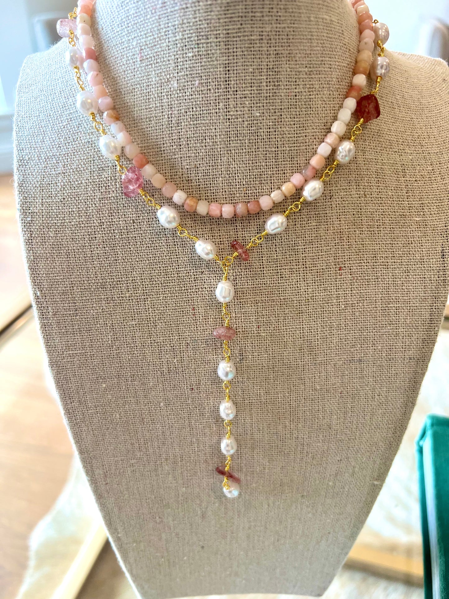 Pearl and Rose Chip Lariat Necklace