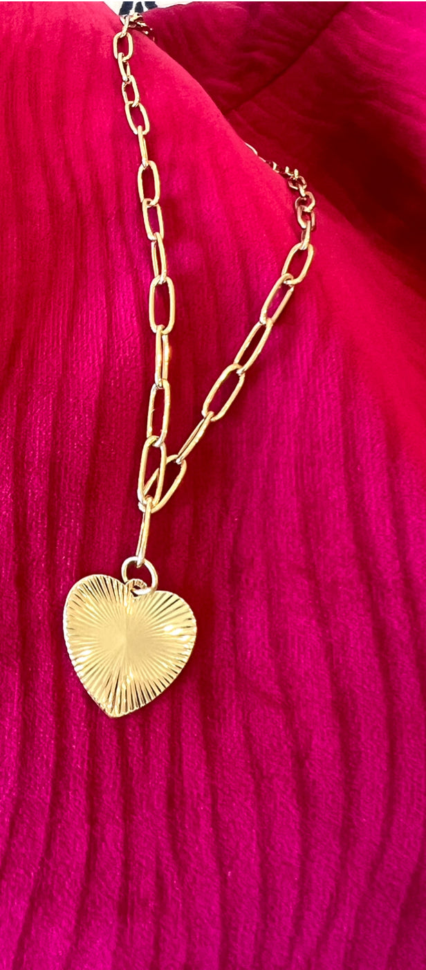Gold Fluted Heart Necklace