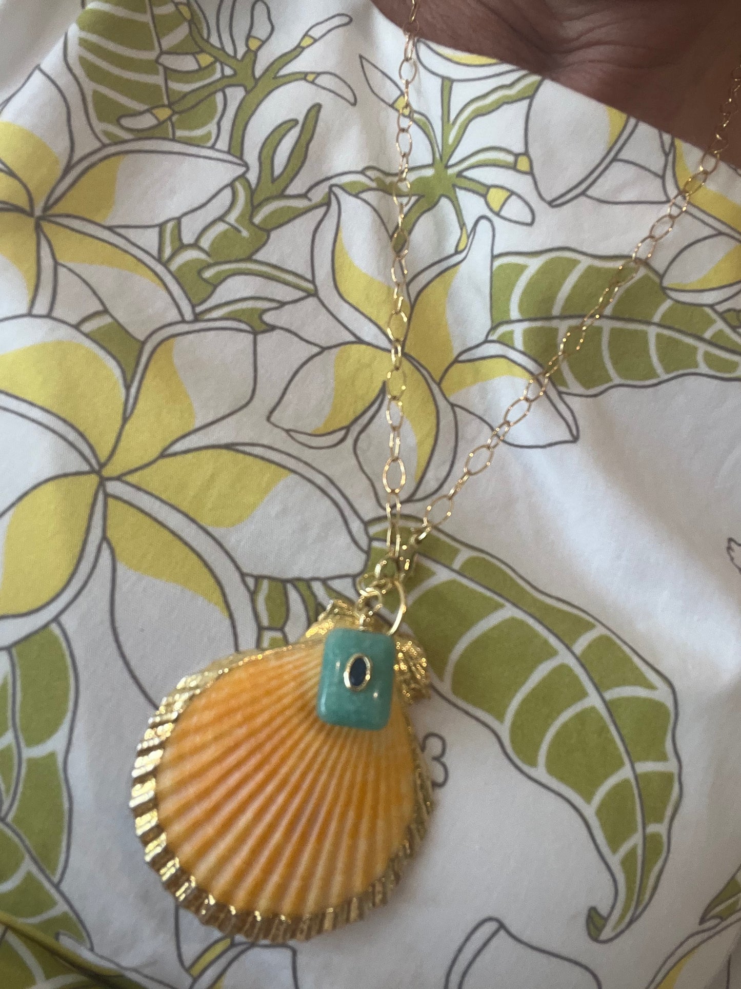 Shell Pendant Necklace