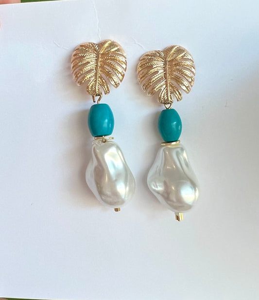 Palm Post & Pearl Earrings