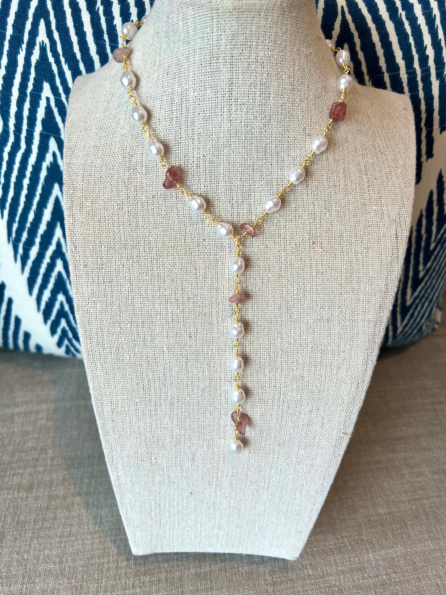 Pearl and Rose Chip Lariat Necklace