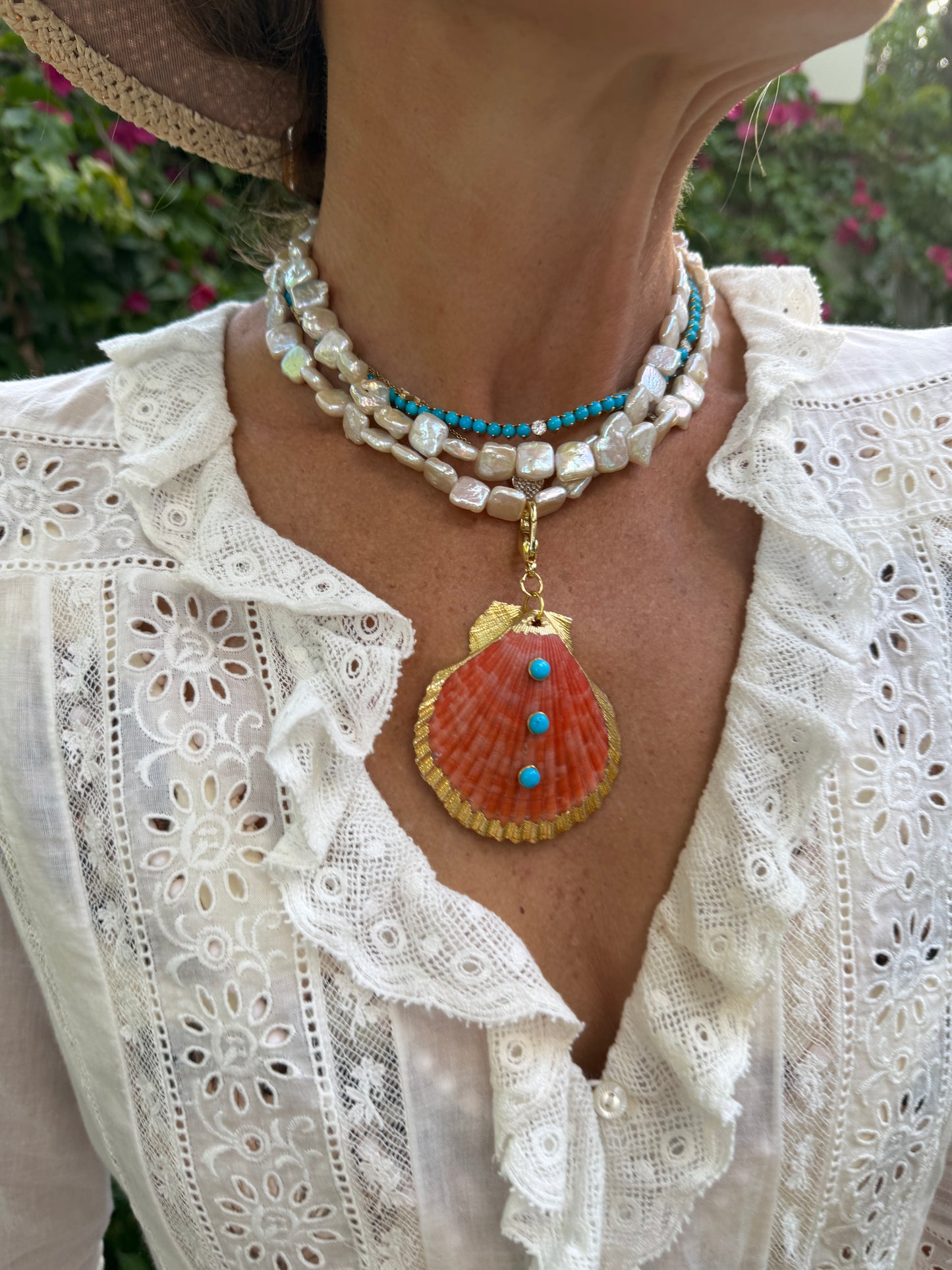 Shell Pendant Necklace