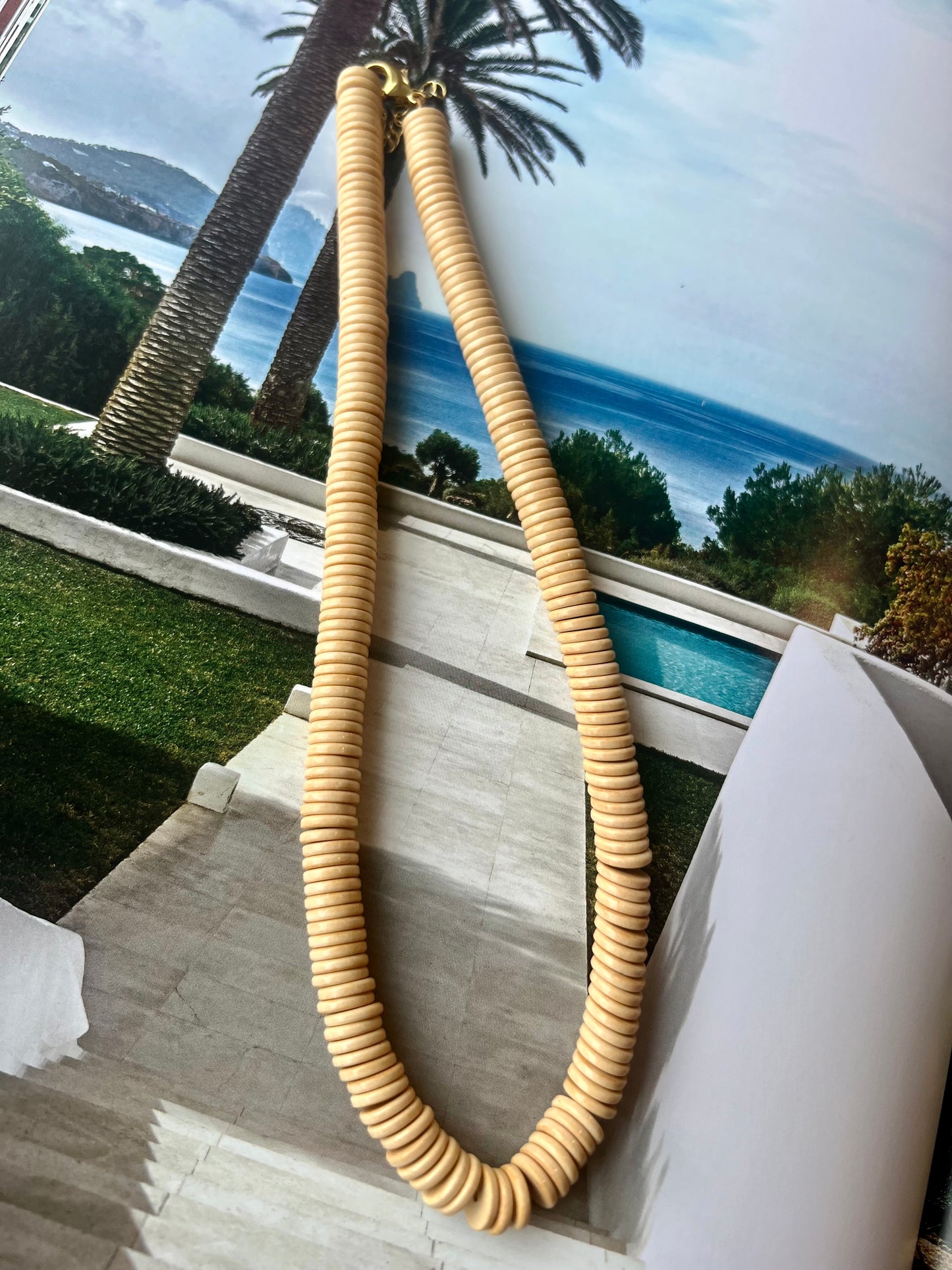 Agate Bead Necklace with Mother of Pearl Pendant