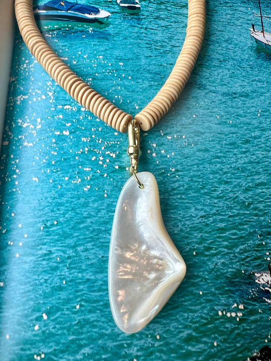 Agate Bead Necklace with Mother of Pearl Pendant