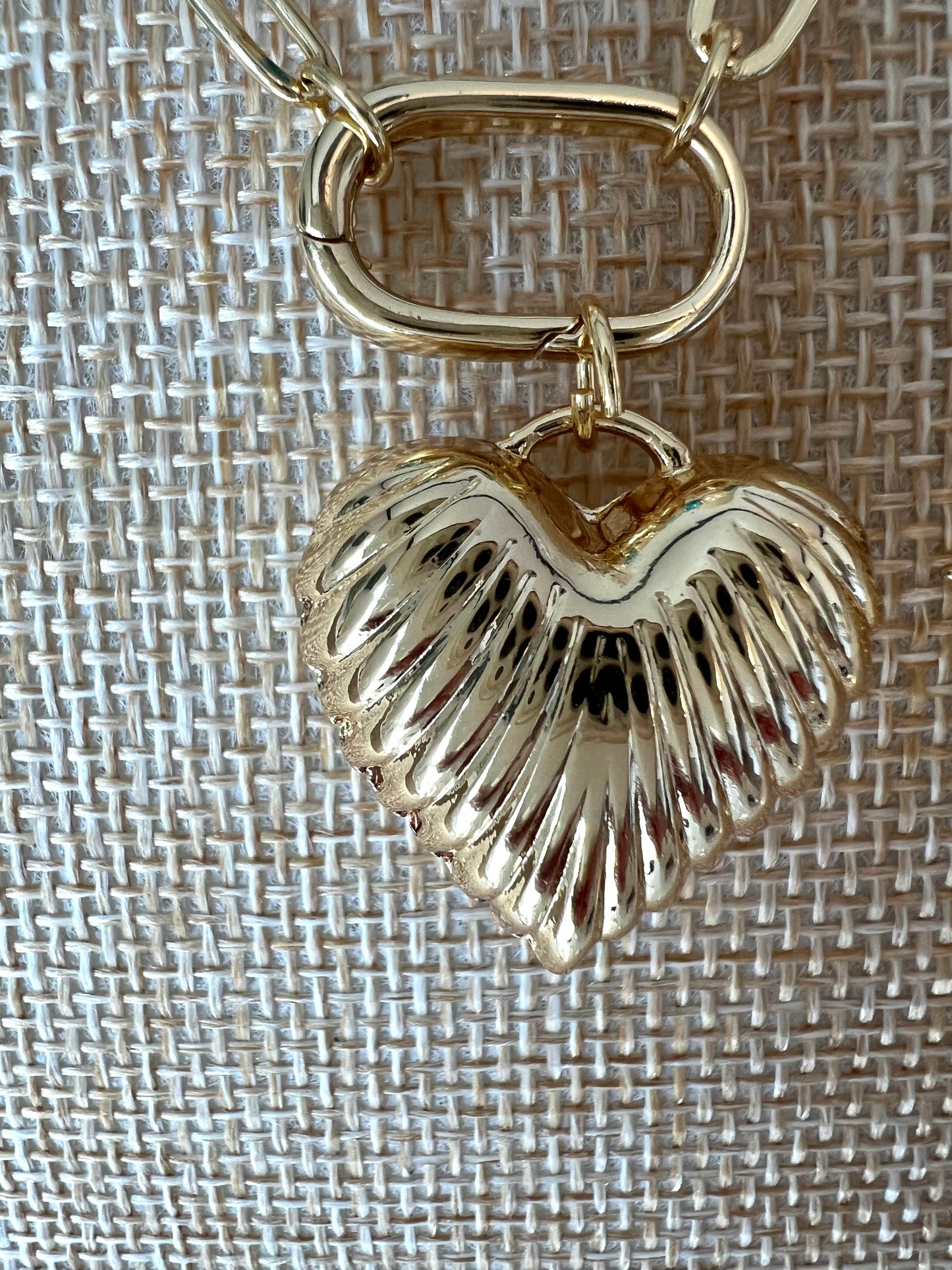 Fluted Puffy Heart Necklace