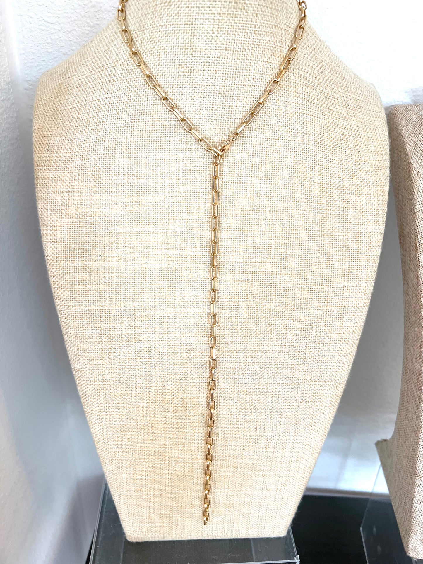 Matte chain Y necklace